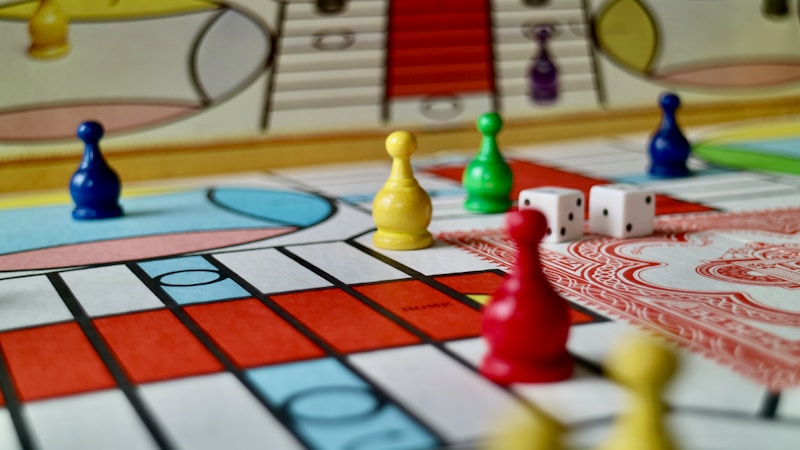 家族みんなで盛り上がるボードゲームおすすめ特集|子どもから大人まで楽しめる選び方と人気作一覧